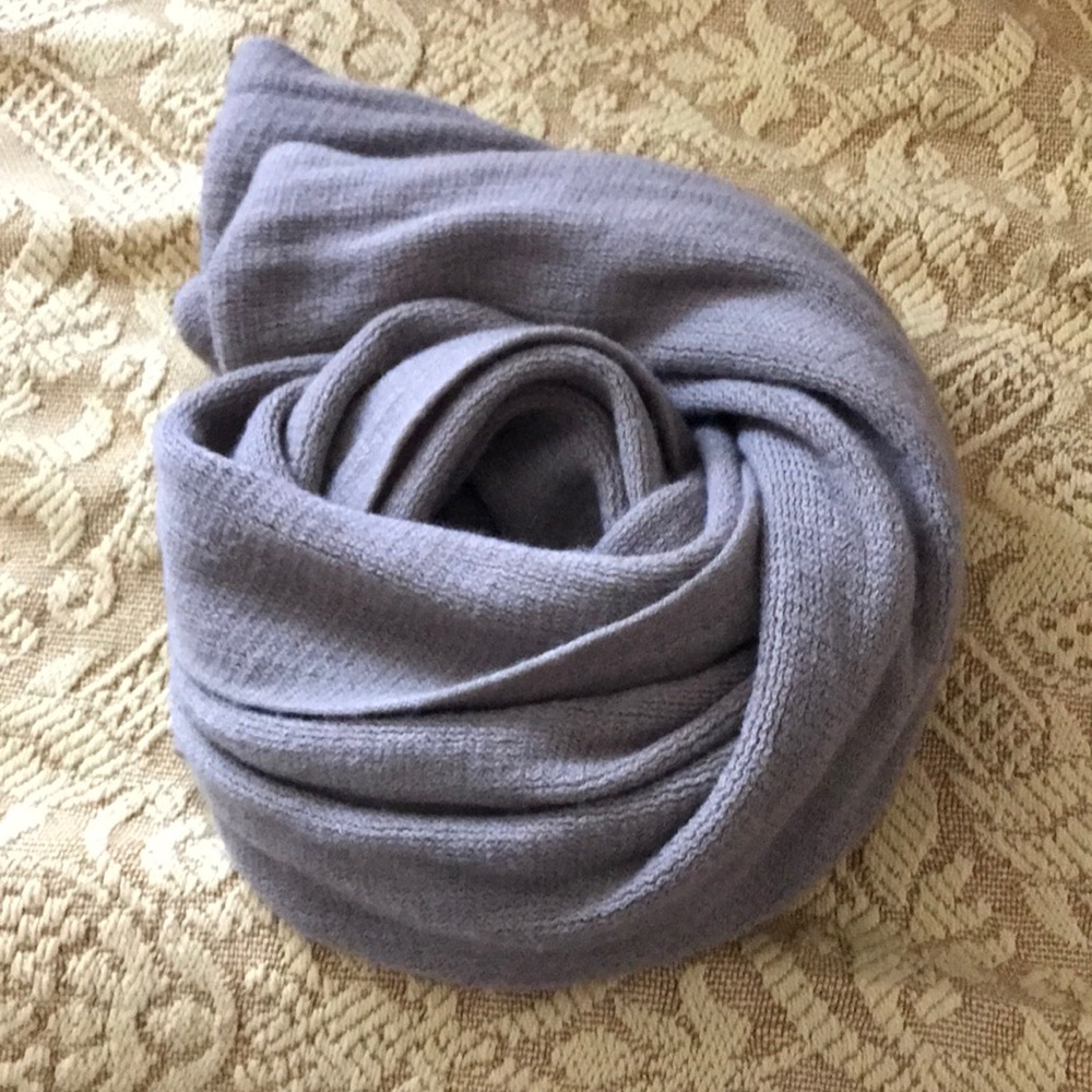 Women’s scarf